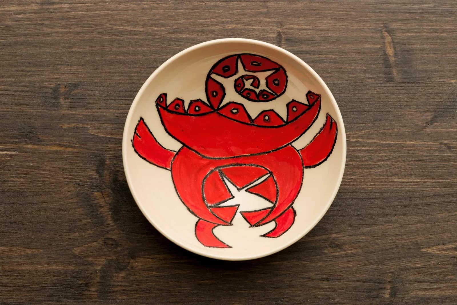 Bol ceramic pictat cu creatură roșie